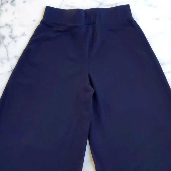 NWOT. The Children's Place Girl's Cotton and Spandex Wide Leg Cropped Pant. - Picture 3 of 6